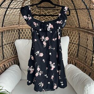 Garage clothing dress size XS, so cute!! Floral